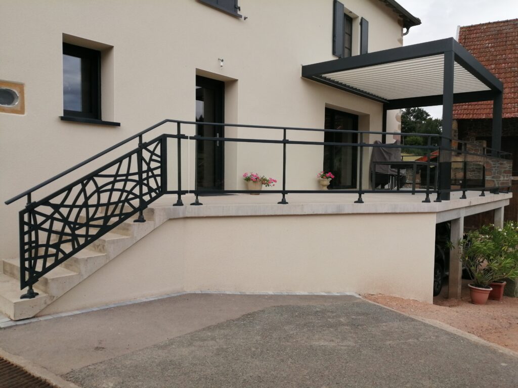 Garde-corps et pergola posés par Cizeron